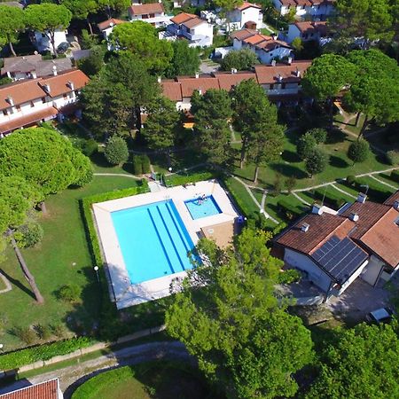 Villaggio Club Dei Pini Bibione Exteriör bild