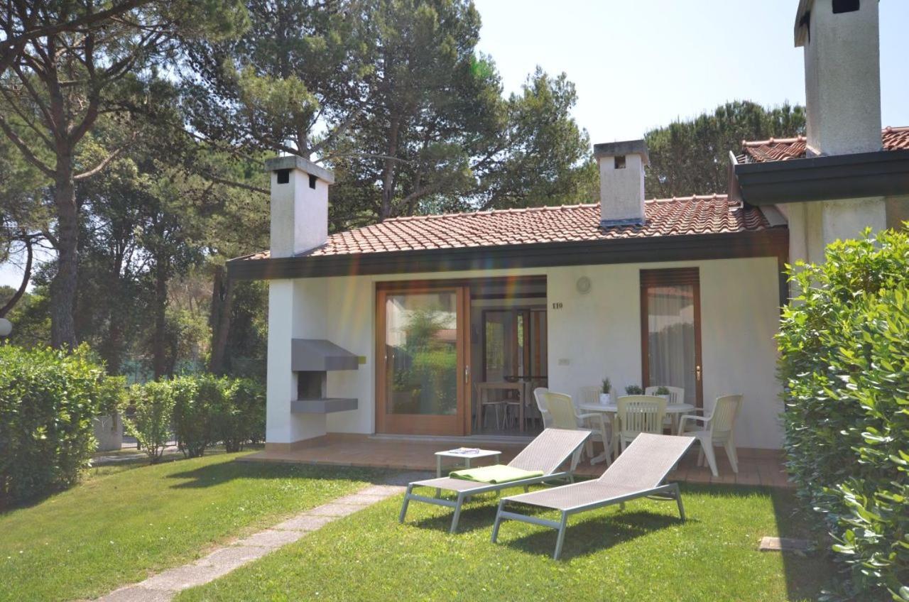 Villaggio Club Dei Pini Bibione Exteriör bild