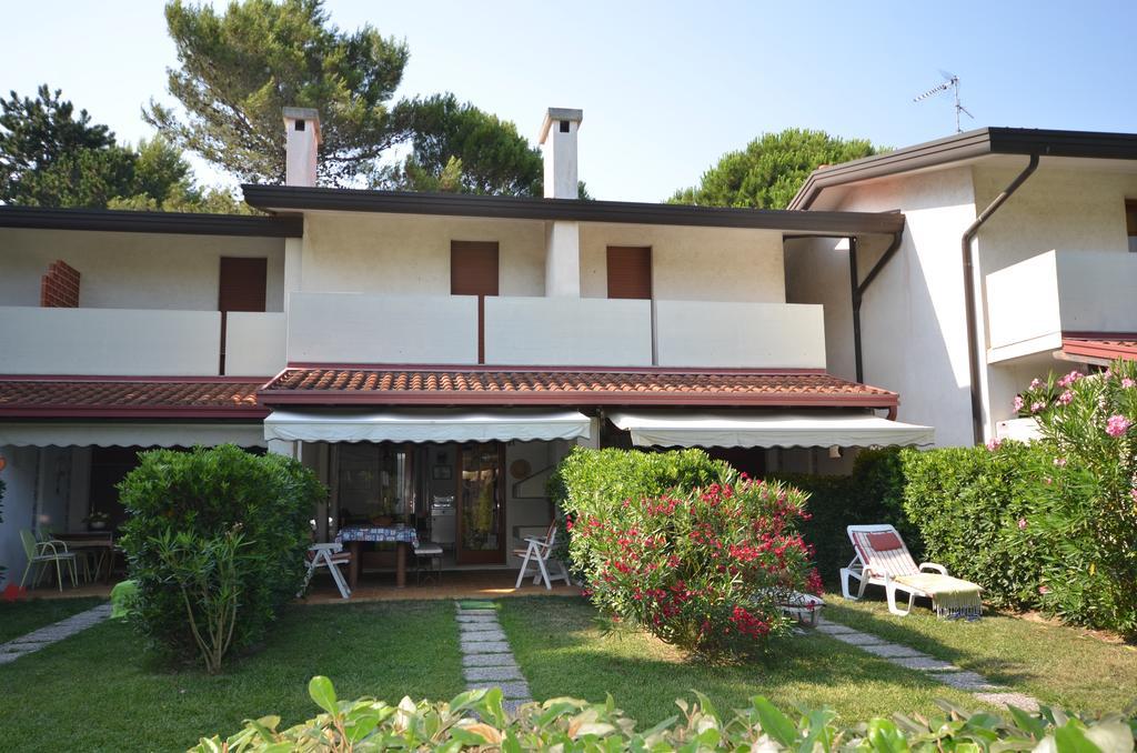 Villaggio Club Dei Pini Bibione Exteriör bild
